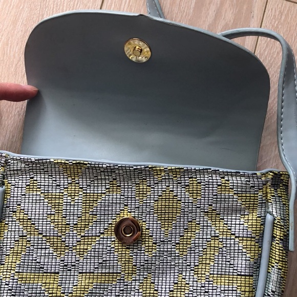 Street Level Shoulder Bag - Picture 4 of 9